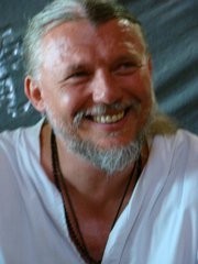 Prakash Vörös Ákos, 9-es karakterű